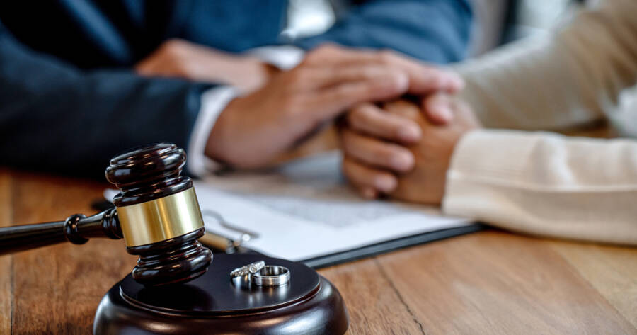 Choosing a Divorce Attorney: What to Know